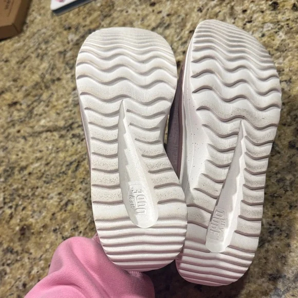 Hey Dude Women's Sneakers in Dusty Pink - Picture 6 of 6